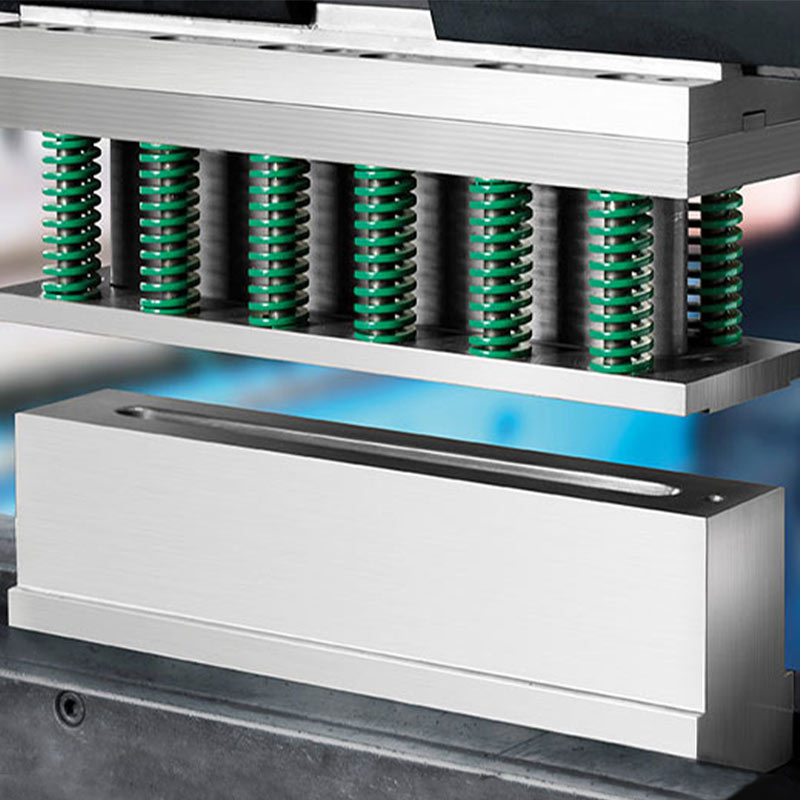 AMG-tools-service-prodotti-utensili-per-deformazione-lamiere amg-tools-produzione-utensili-e-stampi-per-presse-e-punzonatrici