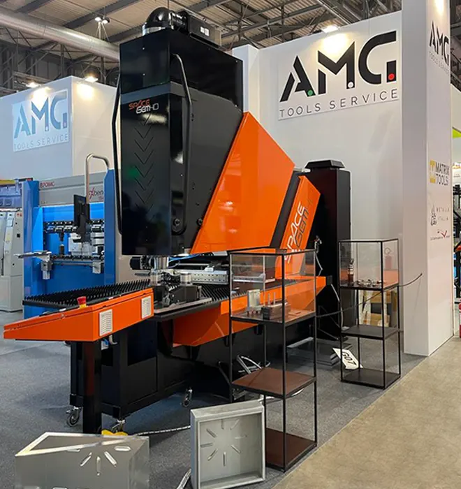Macchina deformazione lamiere | AMG Tools Srl | Space Gem, macchinario innovativo per la deformazione delle lamiere