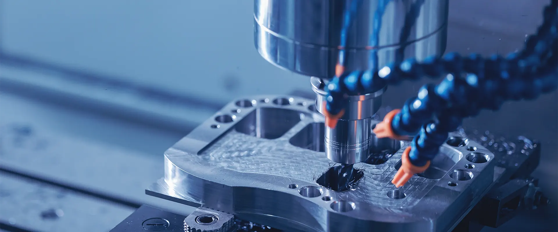 Tools for presses and software for industrial machinery